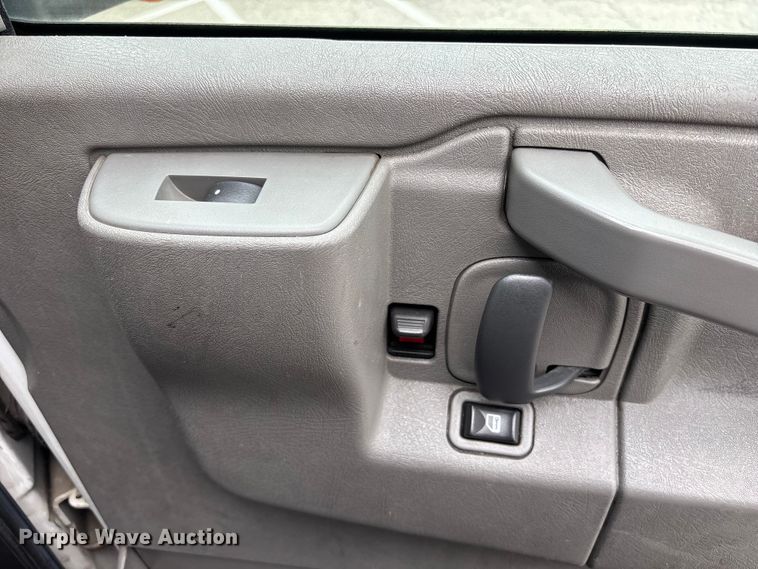 image for item FB3561 2016 Chevrolet Express G4500 ambulance