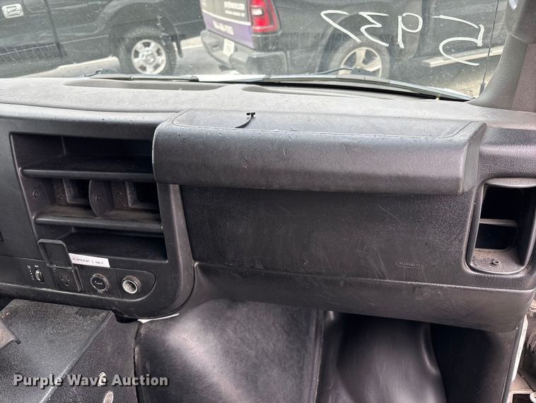 image for item FB3561 2016 Chevrolet Express G4500 ambulance