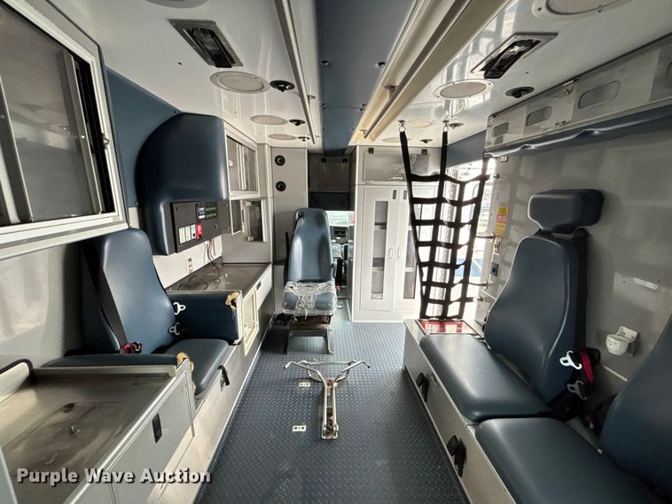 image for item FB3561 2016 Chevrolet Express G4500 ambulance