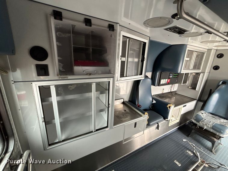 image for item FB3561 2016 Chevrolet Express G4500 ambulance