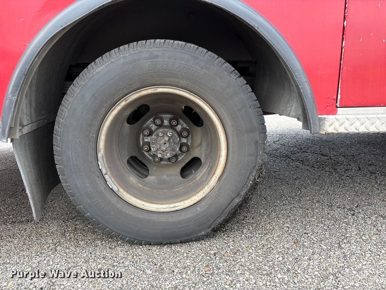 image for item FB3561 2016 Chevrolet Express G4500 ambulance