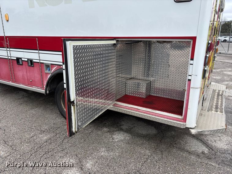 image for item FB3562 2016 Chevrolet Express G4500 ambulance