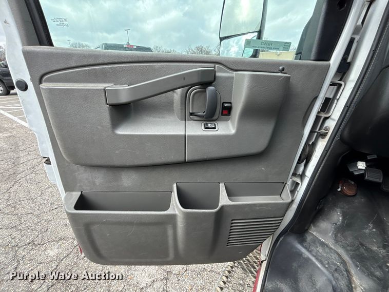 image for item FB3562 2016 Chevrolet Express G4500 ambulance