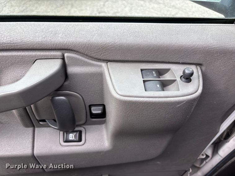 image for item FB3562 2016 Chevrolet Express G4500 ambulance