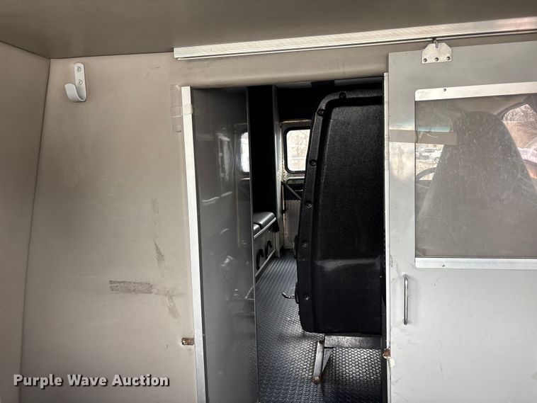 image for item FB3562 2016 Chevrolet Express G4500 ambulance