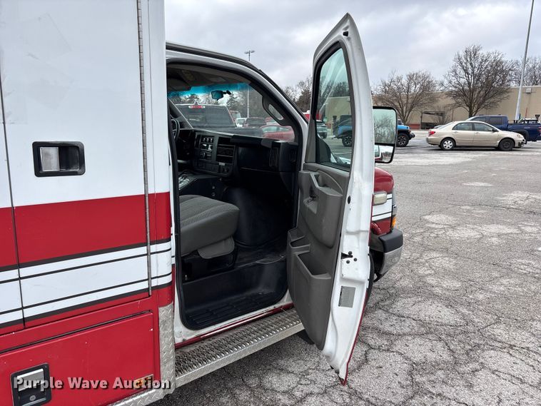 image for item FB3562 2016 Chevrolet Express G4500 ambulance