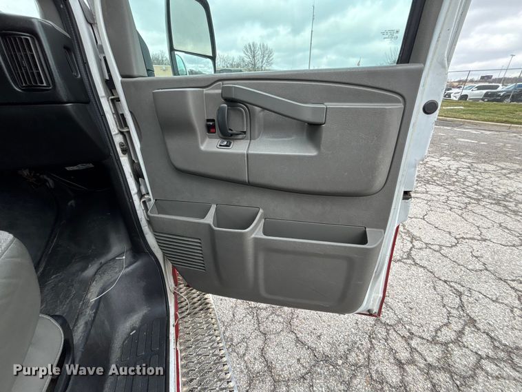 image for item FB3562 2016 Chevrolet Express G4500 ambulance