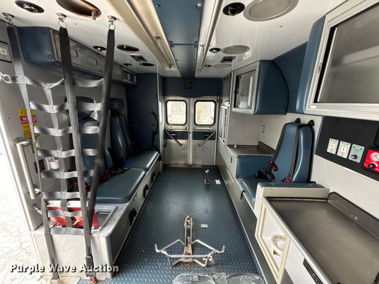 image for item FB3562 2016 Chevrolet Express G4500 ambulance