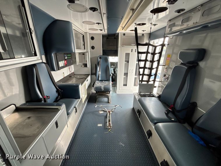 image for item FB3562 2016 Chevrolet Express G4500 ambulance