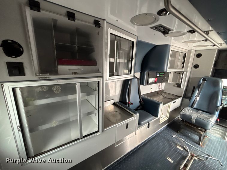 image for item FB3562 2016 Chevrolet Express G4500 ambulance