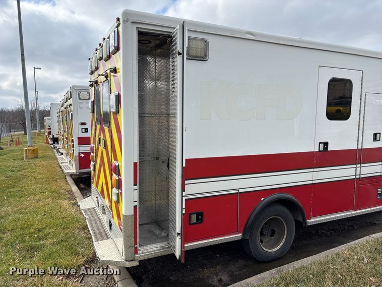 image for item FB3563 2016 Chevrolet Express G4500 ambulance