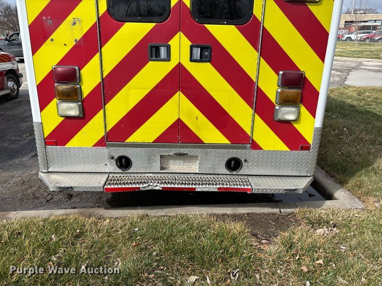 image for item FB3563 2016 Chevrolet Express G4500 ambulance