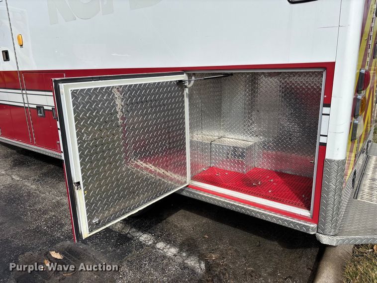 image for item FB3563 2016 Chevrolet Express G4500 ambulance