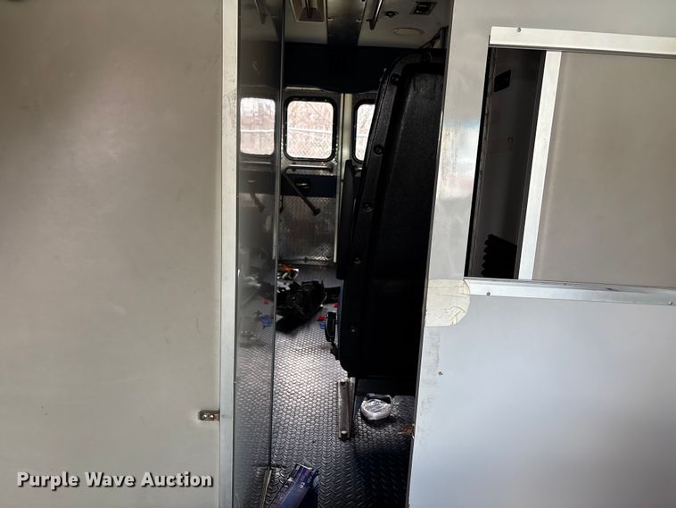 image for item FB3563 2016 Chevrolet Express G4500 ambulance