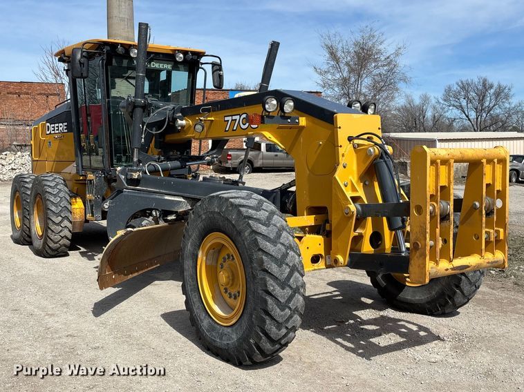 image for item FB3612 2017 John Deere 770G motor grader