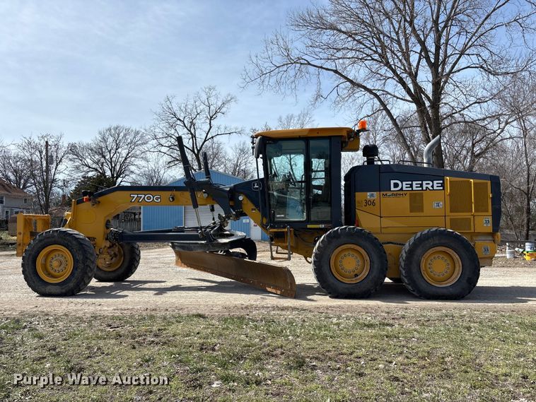 image for item FB3612 2017 John Deere 770G motor grader