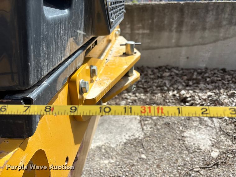 image for item FB3612 2017 John Deere 770G motor grader