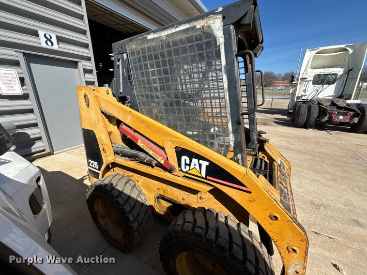 image for item FB3634 2000 Caterpillar 226 skid steer loader