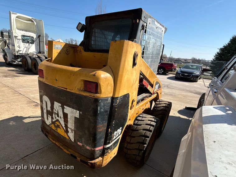 image for item FB3634 2000 Caterpillar 226 skid steer loader