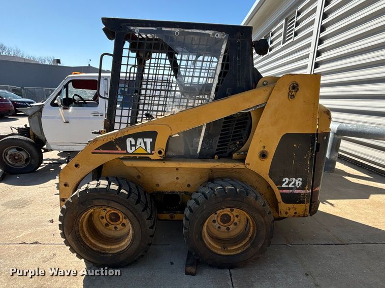 image for item FB3634 2000 Caterpillar 226 skid steer loader