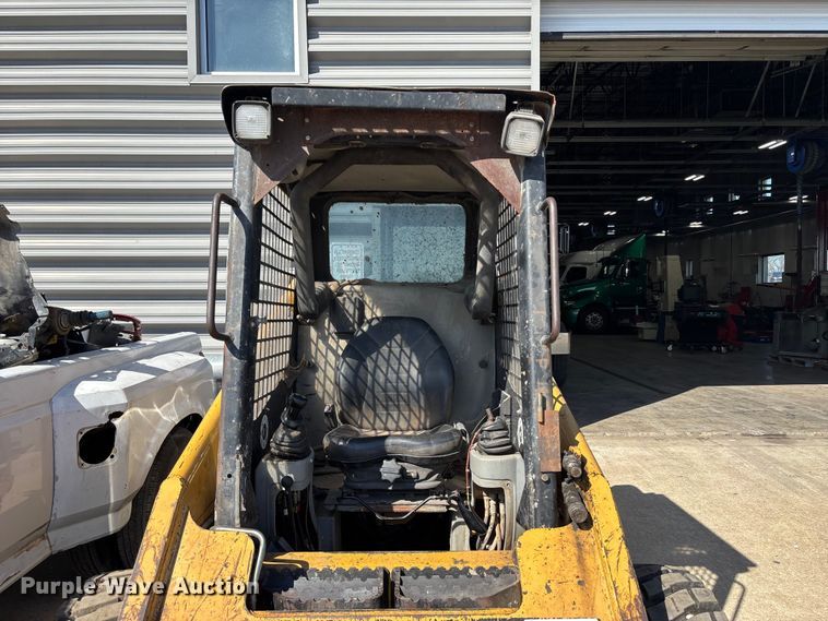 image for item FB3634 2000 Caterpillar 226 skid steer loader