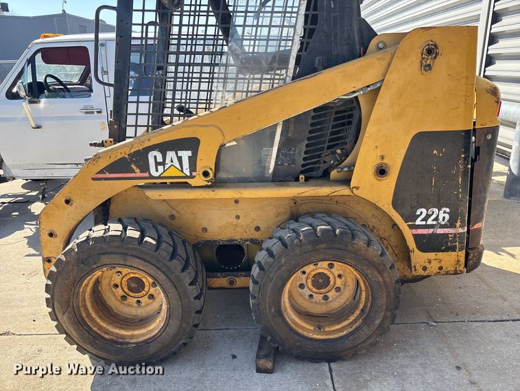 image for item FB3634 2000 Caterpillar 226 skid steer loader