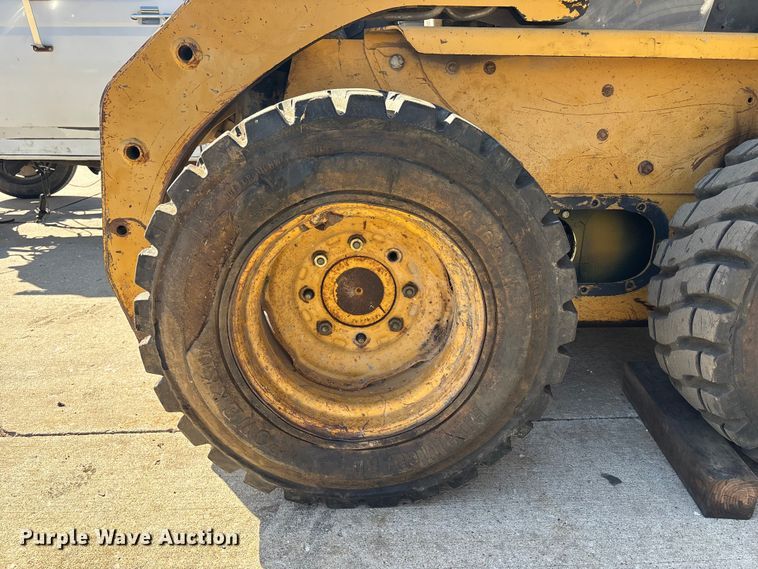 image for item FB3634 2000 Caterpillar 226 skid steer loader