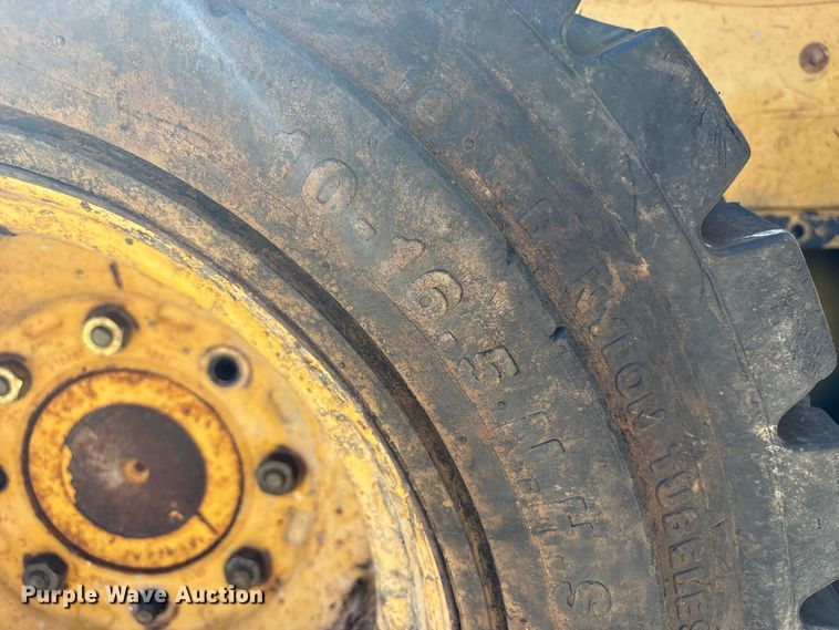 image for item FB3634 2000 Caterpillar 226 skid steer loader