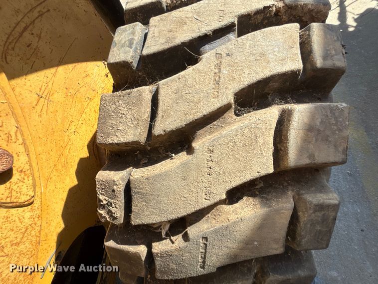 image for item FB3634 2000 Caterpillar 226 skid steer loader