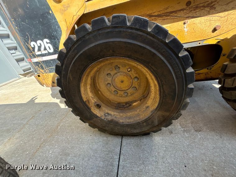image for item FB3634 2000 Caterpillar 226 skid steer loader