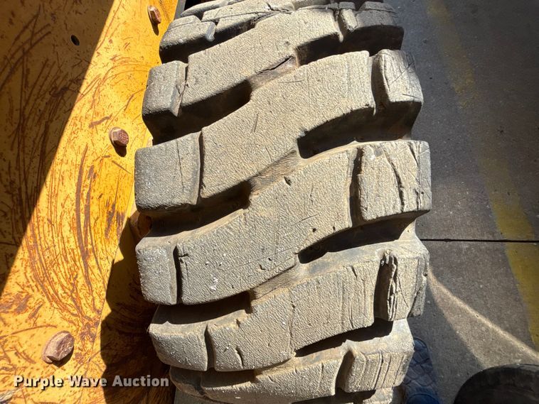 image for item FB3634 2000 Caterpillar 226 skid steer loader