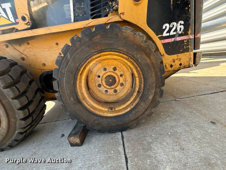 image for item FB3634 2000 Caterpillar 226 skid steer loader