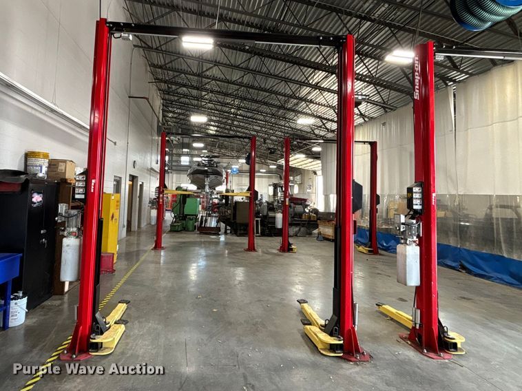 image for item FB3636 Snap on automotive car lift