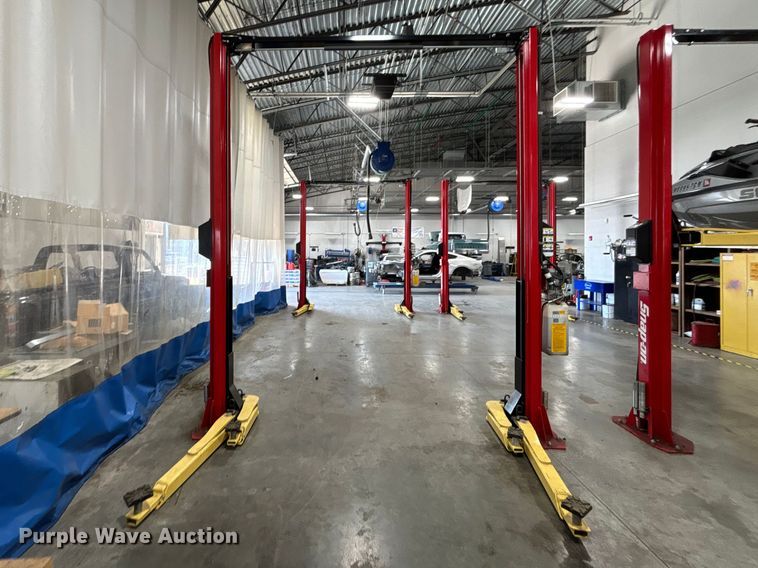 image for item FB3636 Snap on automotive car lift