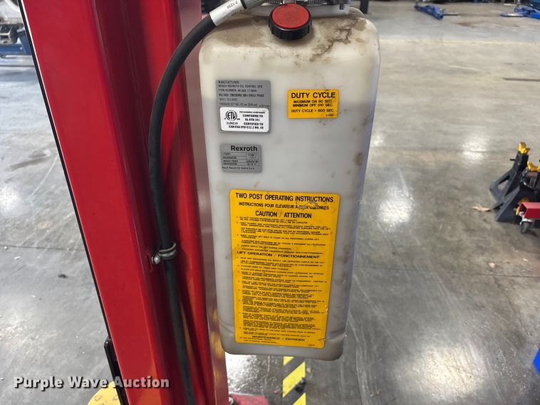 image for item FB3636 Snap on automotive car lift