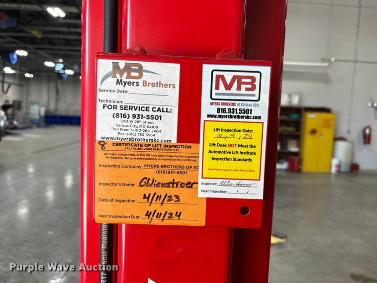 image for item FB3636 Snap on automotive car lift