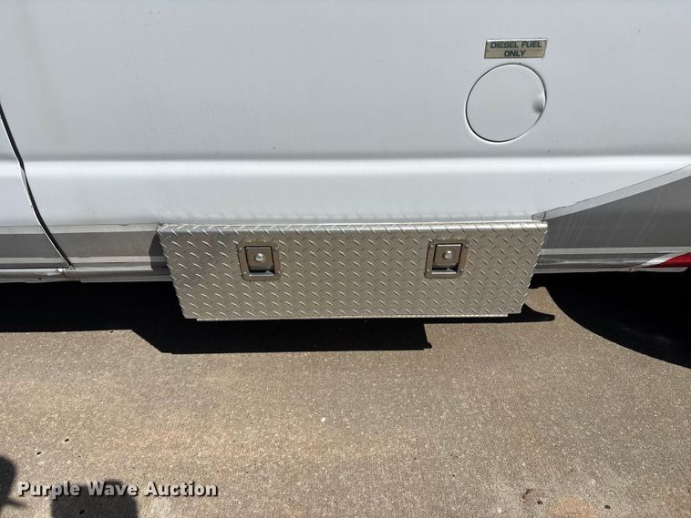 image for item FB3638 2006 Ford  E350 ambulance