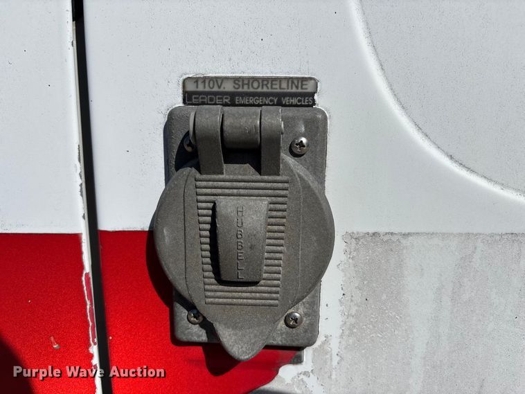 image for item FB3638 2006 Ford  E350 ambulance