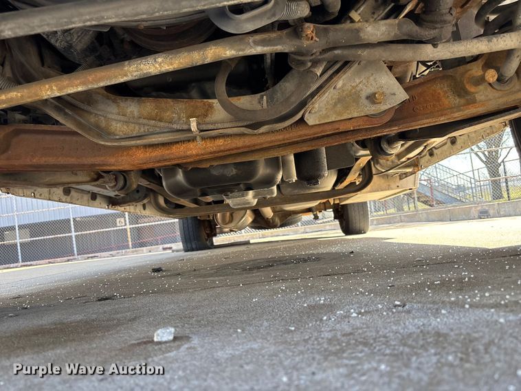 image for item FB3638 2006 Ford  E350 ambulance