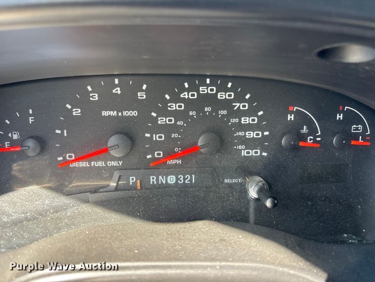 image for item FB3638 2006 Ford  E350 ambulance