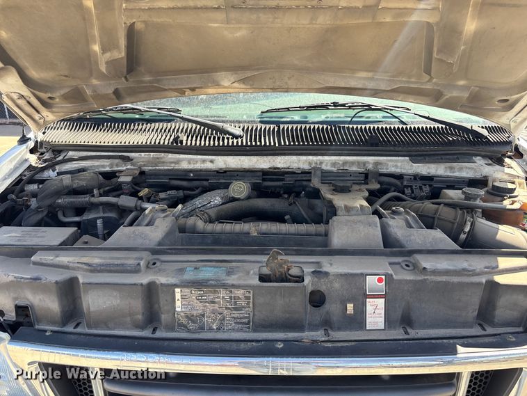 image for item FB3638 2006 Ford  E350 ambulance