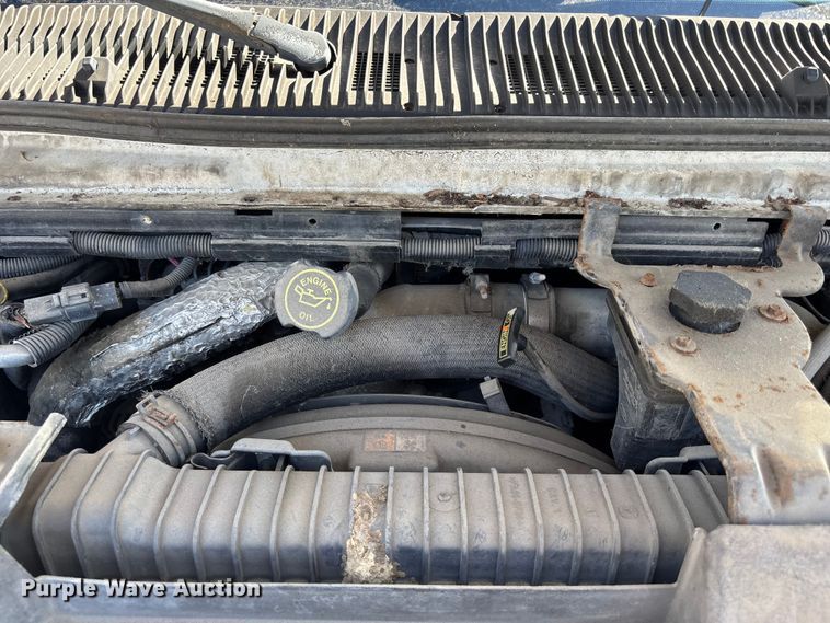 image for item FB3638 2006 Ford  E350 ambulance