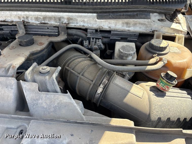 image for item FB3638 2006 Ford  E350 ambulance