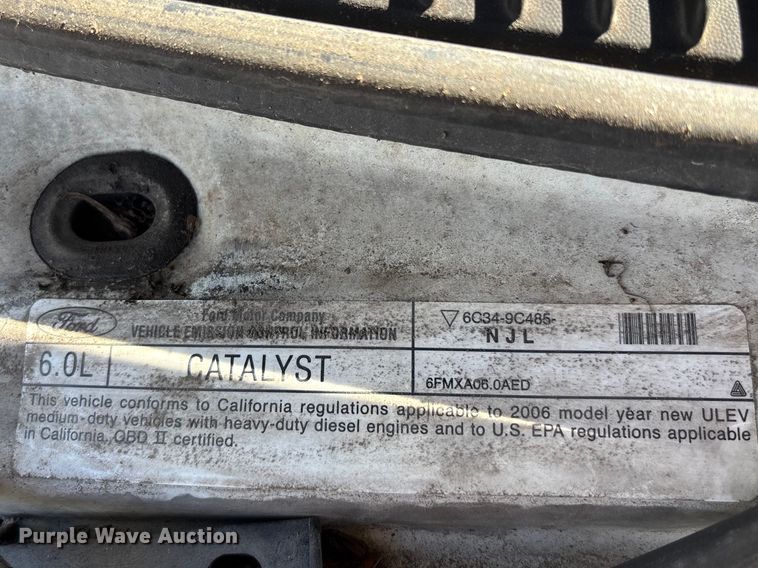 image for item FB3638 2006 Ford  E350 ambulance