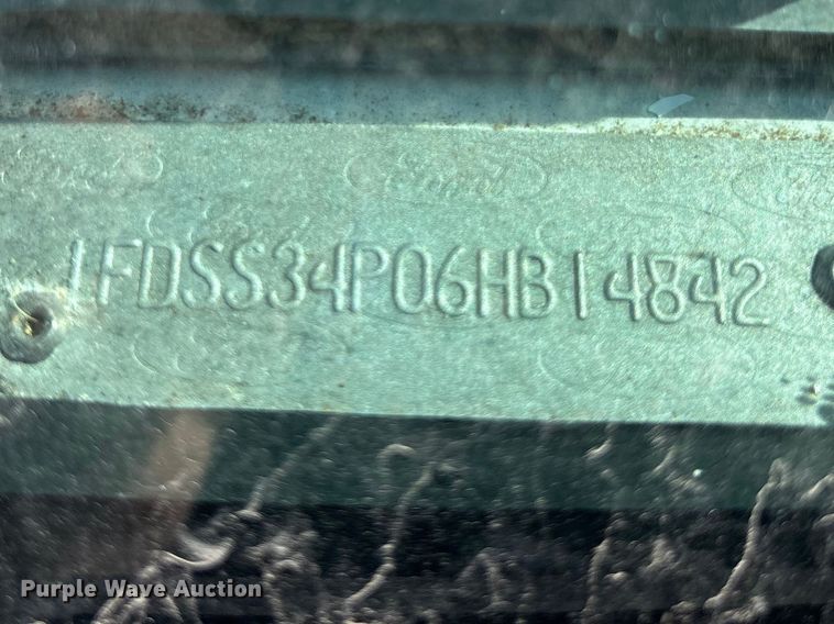 image for item FB3638 2006 Ford  E350 ambulance