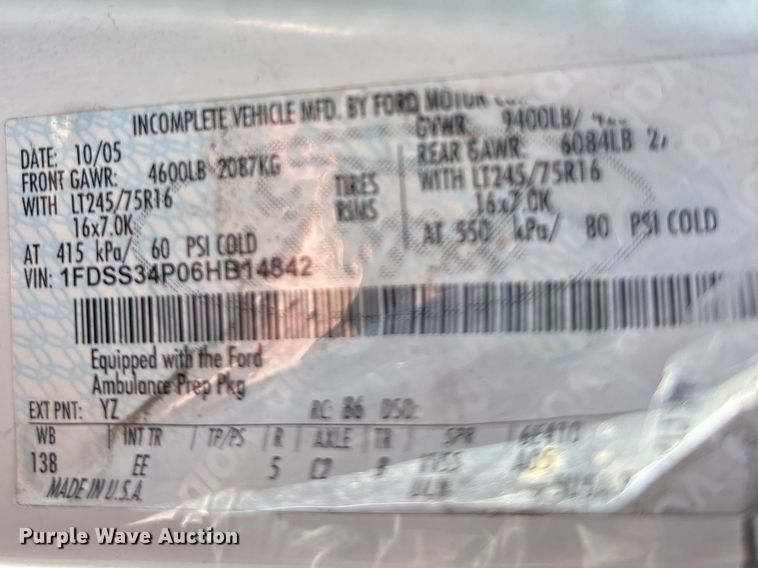 image for item FB3638 2006 Ford  E350 ambulance