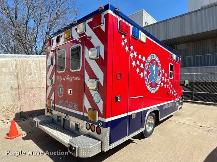 image for item FB3639 2009 GMC   ambulance