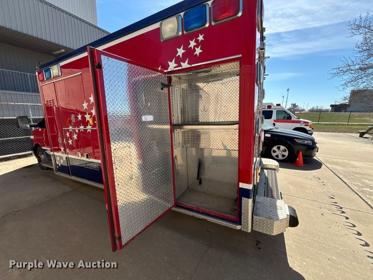 image for item FB3639 2009 GMC   ambulance