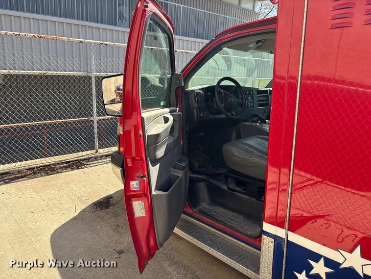 image for item FB3639 2009 GMC   ambulance