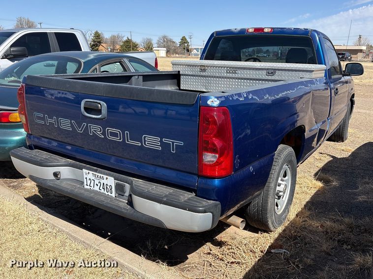 image for item FC2018 2003 Chevrolet Silverado 1500 pickup truck